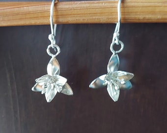 Sterling Silver EARRINGS -  Small Flower Design [**Price is for one pair of earrings**]
