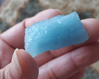 Gorgeous 4\u201d and 2.5\u201d long raw aquamarine chunks and 4 oz. top quality 7 oz
