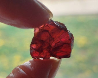 GARNET (Red-Pyrope) - Raw, High grade, SMALL  [**Price is for one crystal**]