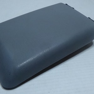 1999-2005 Mercedes Benz W163 ML350 Center Console Arm Rest Gray