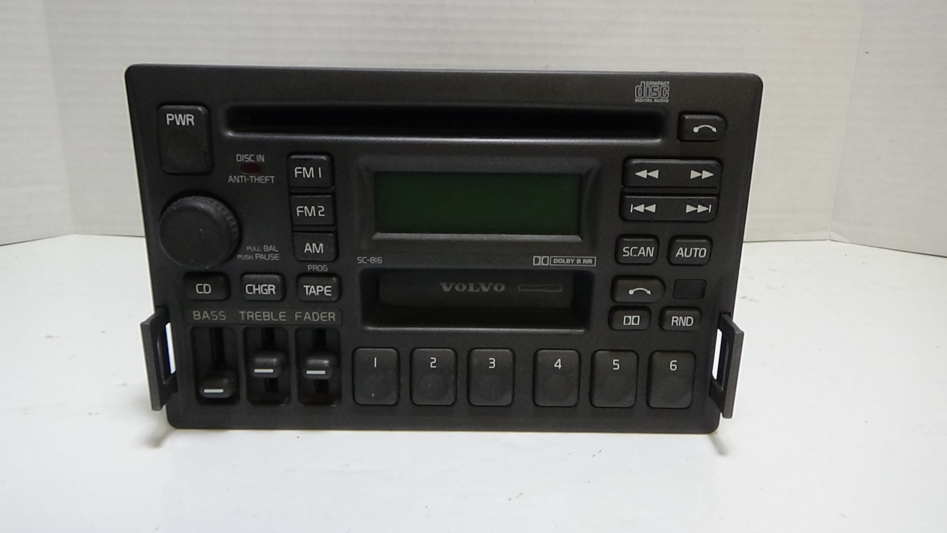 19962000 Volvo V70XC V70 S70 C70 S40 Radio CD & Cassette