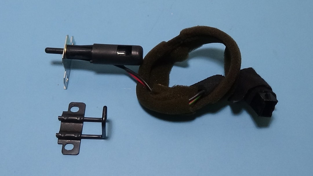 19982000 Volvo C70 Glove Box Compartment Light Lamp Switch Etsy