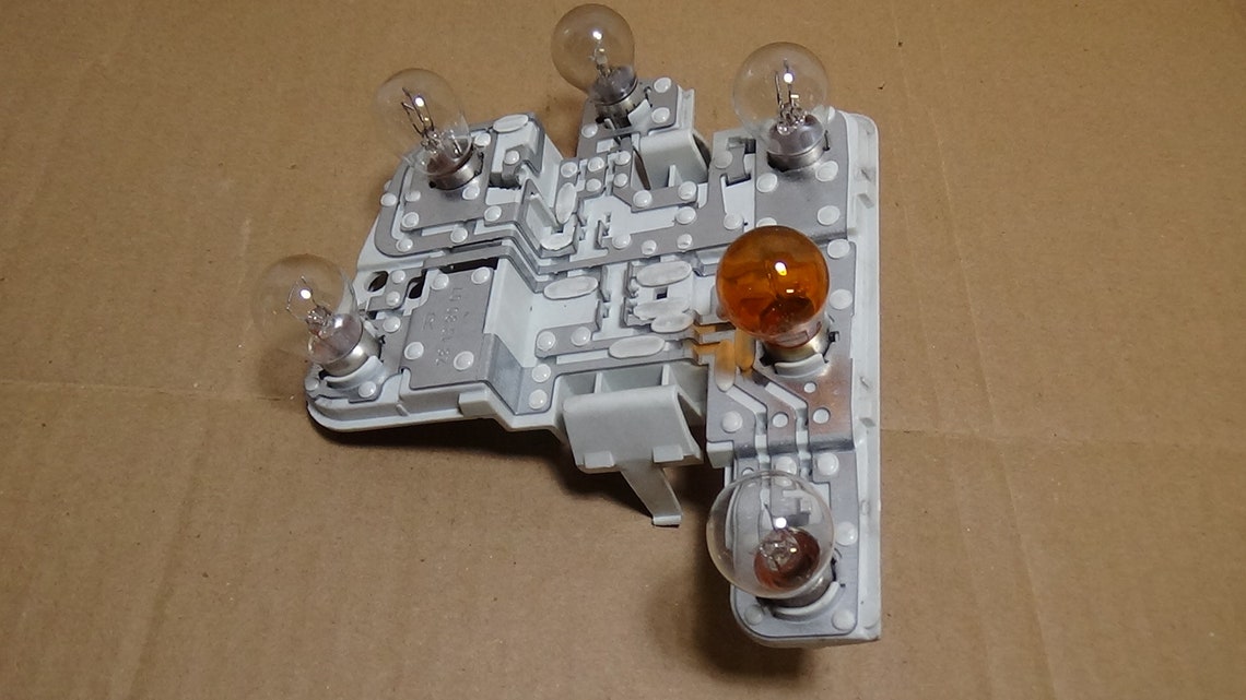 20042007 Volvo S40 Right Rear Tail Light Bulb Holder Assembly Etsy