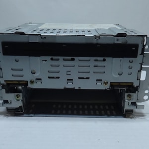 2005-2008 Mazda RX-8 Radio Stereo CD Player Receiver