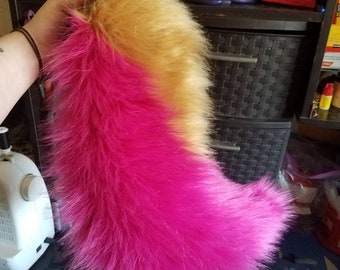 Tan/pink medium tail