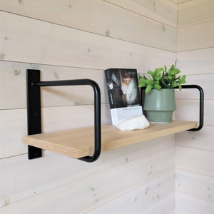 Geöltes Regal aus Holz mit Metallhalterungen - 2 Größen