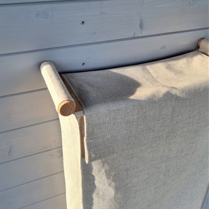 Cesta de lavandería colgante de lino con ganchos de madera de haya imagen 4