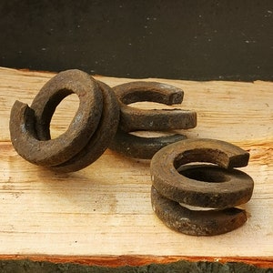 Rusty spring washer SET of 5, rusted railroad iron, rustic decoration, old railroad spikes, railroad  bolts, corrosion patina springs.