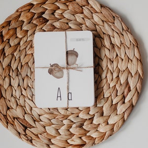 Cartes alphabet nature laminées| ABC Flashcards, Alphabet Flashcards, Nursery Decor, Playroom Decor, Homeschool, Retour à l’école