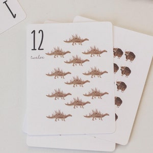 Cartes de numéro d’animal | ABC Flashcards, Montessori, Alphabet Flashcards, Décoration de crèche, Décor de salle de jeux, Homeschool