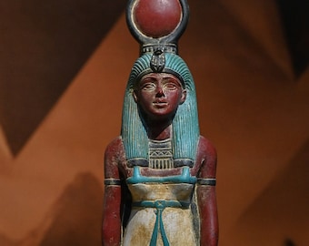 Posąg Hathor: replika rzeźbionej w kamieniu egipskiej bogini (33 cm)