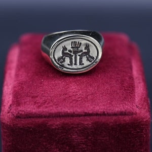 Egyptian ring-A ring from the ancient Egyptian kingdom-amazing Ring the symbol of good luck-good life-ancient Egyptian ornament-mythology