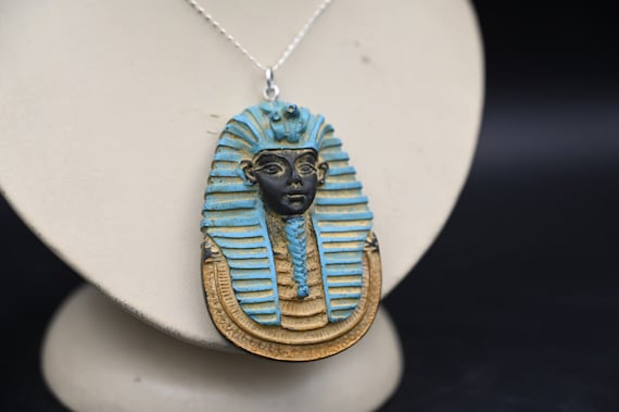Collier Pendentif 3D Toutankhamon - Masque égyptien En étain Doré - Sans Nickel - Neuf Avec étiquettes