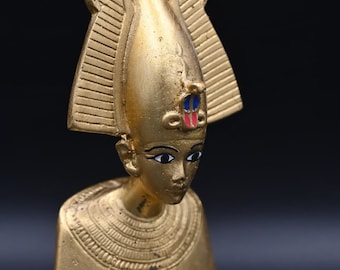 Estatua de Osiris: Dios egipcio del inframundo, piedra antigua