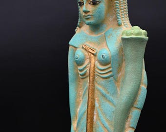 ネフェルティティ女王の最もリアルな胸像 - 古代エジプトの記憶と神性