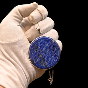 Colgante de lapislázuli con flor de la vida: joyería egipcia de plata de ley