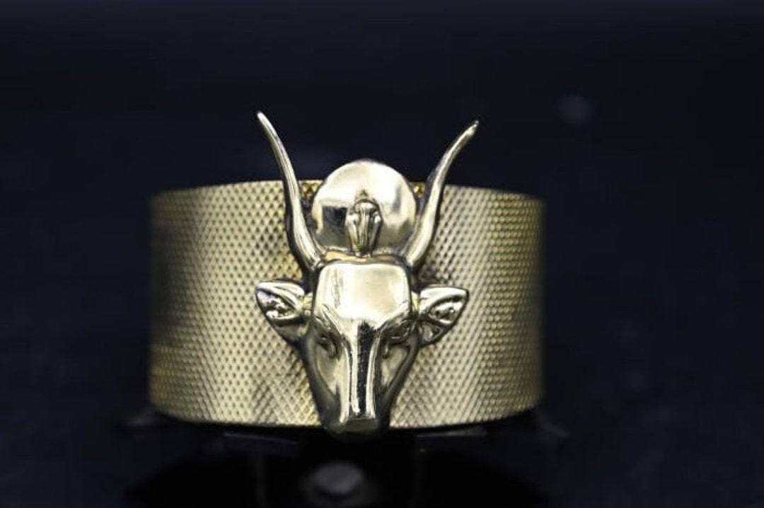 Pretty Egyptian Goddess Hathor Bracelet the Ancient Egyptian Symbol of
