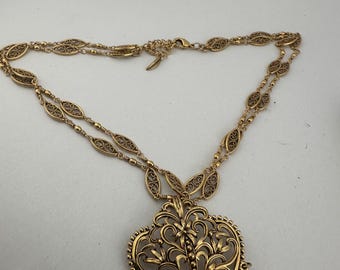 Avon Gold Filigree Open Scroll Work Heart Necklace - Vintage 1980s