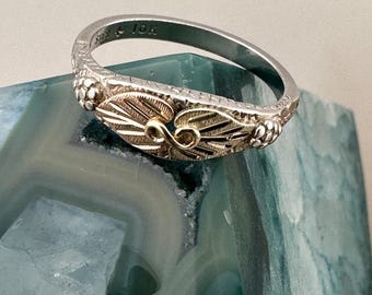 Black Hills Gold Sterling & 10K Grape Leaves Size 6 Ring 1980s