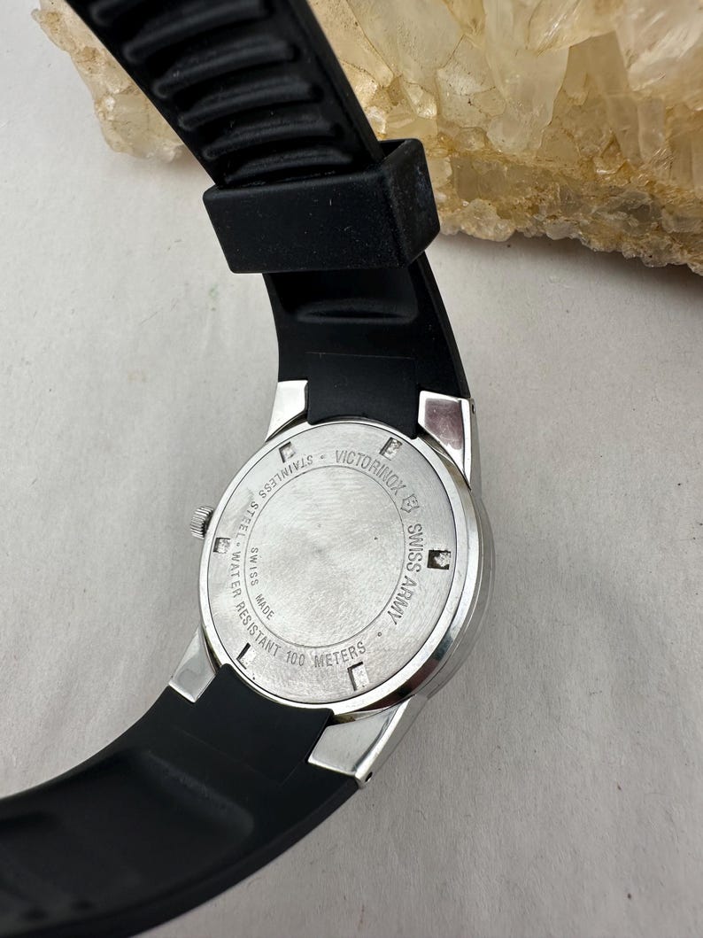 Victorinox Swiss Army Peak series watch with Green Guard Logo New Battery image 6