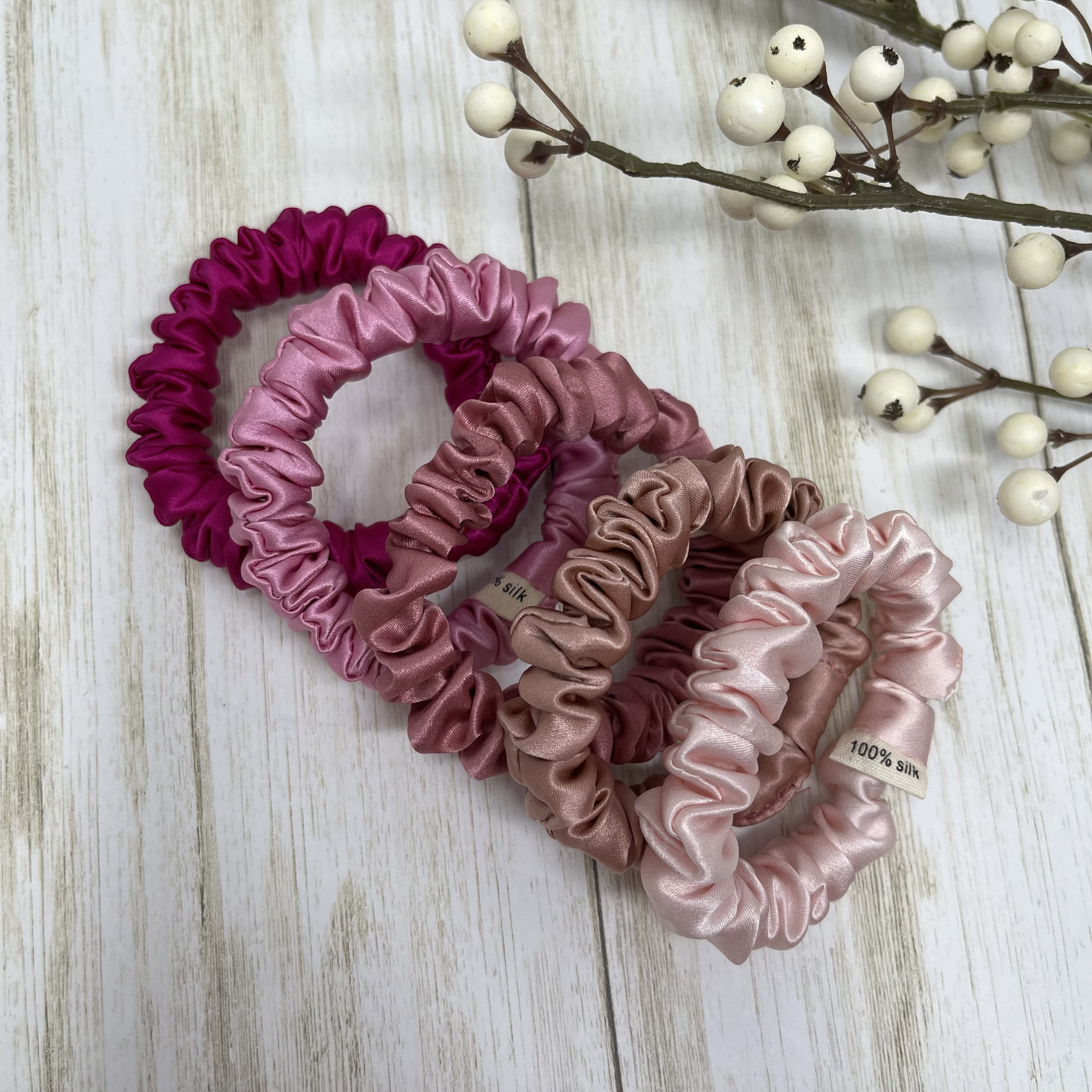 Mulberry Silk Hair Ties 3-Pack No Damage Bunny Ear Scrunchies Women Girls 3 Pack Small Silk Hair Scrunchies: Dark Blue Black White main image 4