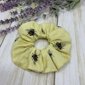 Bumblebee Scrunchies Cotton Ponytail holder wit Bumblebees. Handmade Honey Bees Scrunchie Hair Tie.