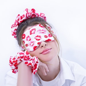 Lips Kiss print 100% Mulberry Silk Eye Mask 22 momme 6A Grade HANDMADE IN USA