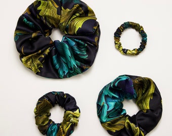 Coletero de seda con crisantemo verde azulado: Coletero de seda morera de 19 momme