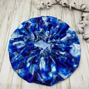 Butterflies on the clouds REVERSIBLE 19 Momme 6A grade mulberry silk bonnet for hair protection