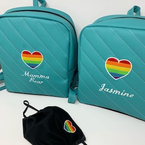 Mochila personalizada Pride LGBT, mes del orgullo, mochila de piel sintética, regalo de novia lesbiana, regalo para LGBT, bolso de pareja con bandera LGBT imagen 2