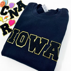 Sudaderas con parches de chenilla personalizados, cuello redondo con parche de letras universitarias de chenilla, jersey