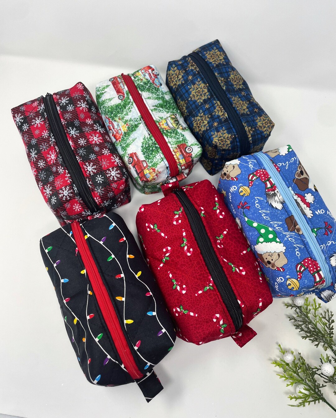 Christmas Pouch, Christmas Makeup Bag, Holiday Gifts for Her, Zipper