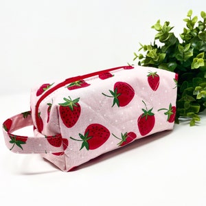 Strawberry makeup pouch, Strawberry Makeup Bag, Strawberry Cosmetic Pouch, Strawberry Zipper Pouch, strawberry gift