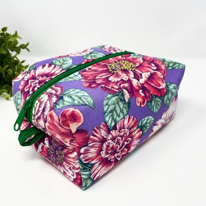 Foral makeup bag, Boxy makeup bag, Makeup organizer, Toiletry bag women, Large makeup bag, Zipper pouch, Pink and purple flowers