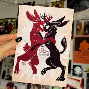 Siamo nemici o amanti? - Stampa/poster Jackalope - coniglio - lepre arpia - cottagecore - gremlincore - strega - criptide