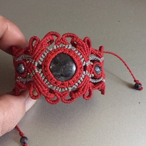 Micro macramé bracelet