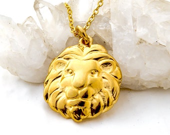 Collier lion en or, collier à breloques lion, bijoux Lion, option personnalisée monogramme initial, symbole de puissance, cadeau bijoux bohème, cadeau homme