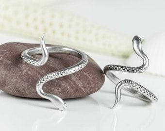 Snake ring, Silver Serpent Ring, snake band, Animal Jewelry, Stacking Boho Midi snake Gift idea, As seen in Outer Range TV series