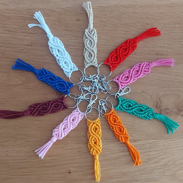 Pendentif porte clefs macramé