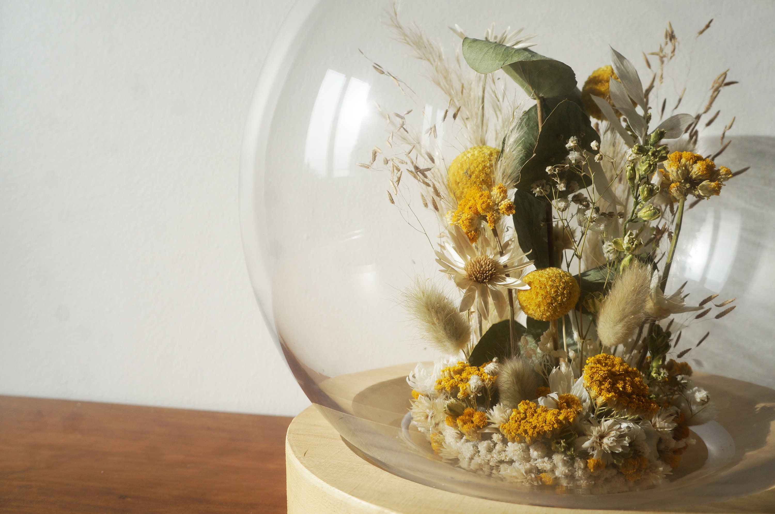 Globe en Verre Fleuri sur Socle Bois Personnalisable