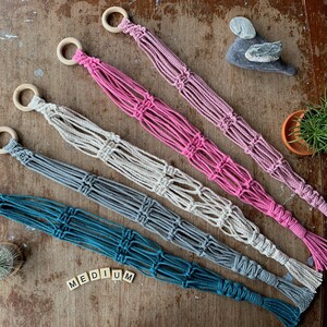 Medium Macrame Plant Hanger / Plant Holder / Hanging Planter / Ceiling Plant / Hanging Plant / Hanging Basket / Knotted Plant Hanger