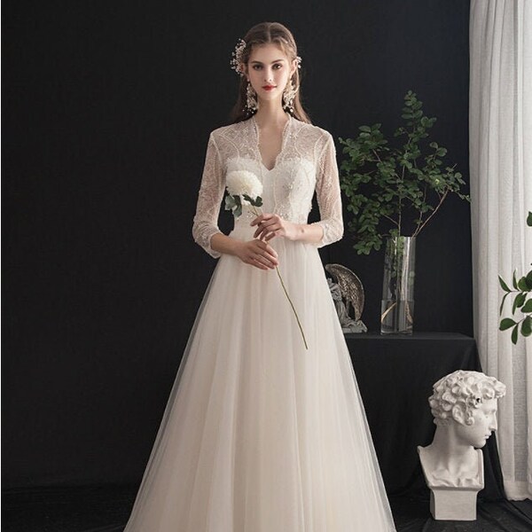 A-Line V-Neck Long-Sleeves Floral Court Train Bridal Wedding Dresses