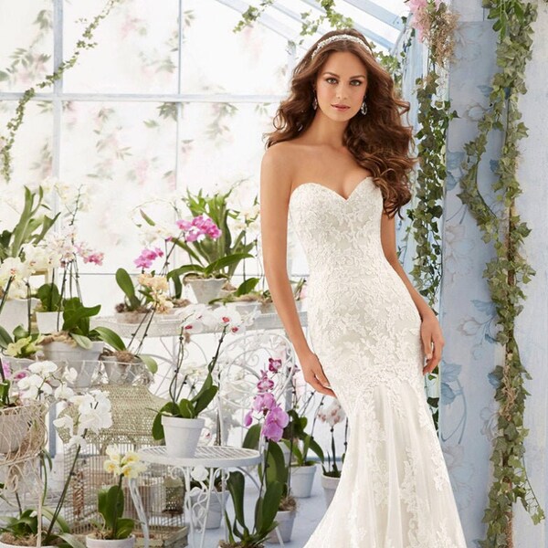 Sweetheart Mermaid Sweep Train Wedding Dress