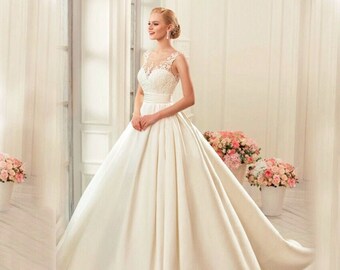 Women's Satin Scoop-Neck Low-Back Floral Wedding Gown, Ball Gown/Princess Bridal Wedding Dresses