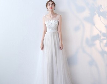 A-Line/Princess Scoop Neck Sweep Train Wedding Dress