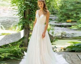 V-Neck Sexy Back Floral Lace Wedding Gown, Court Train Bridal Wedding Dresses