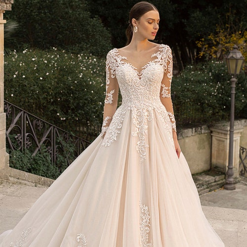 Long Sleeves V-neck Floral Lace Wedding 