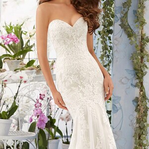 Sweetheart Mermaid Sweep Train Wedding Dress image 3