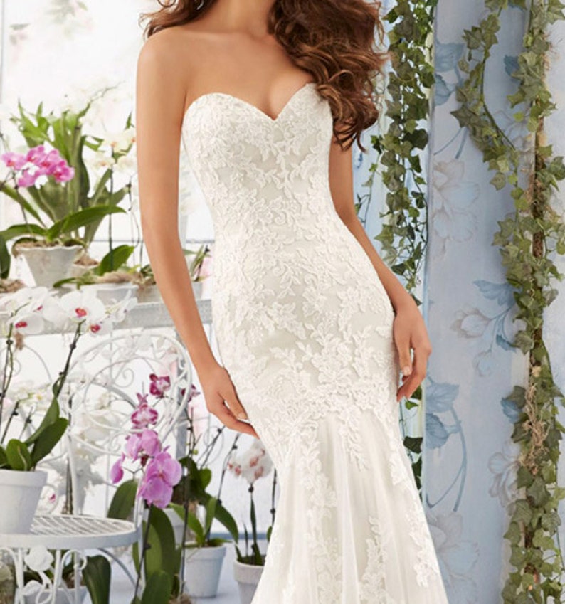 Sweetheart Mermaid Sweep Train Wedding Dress image 3