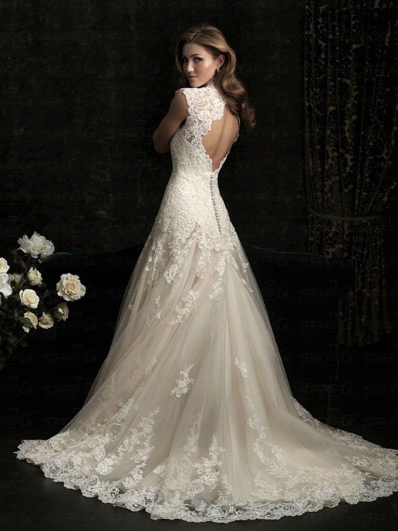 Women's Sleeveless Halter Floral Lace Wedding Gown, Court Train Bridal Wedding Dresses image 2
